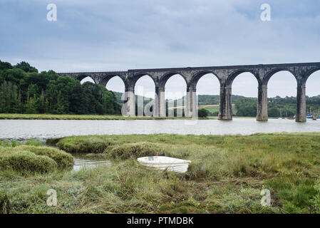 Panorama su vista in ghisa del viadotto in Port Eliot durante il Port Eliot festival, Cornwall Foto Stock