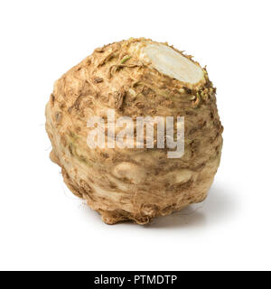 Fresche materie organiche radice di sedano isolati su sfondo bianco Foto Stock