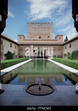 PABELLON NORTE DEL PALACIO DE COMARES - ARQUITECTURA HISPANOMUSULMANA - PERIODO NAZARI - SIGLO XIV. Posizione: ALHAMBRA-PATIO DE ARRAYANES. GRANADA. Spagna. Foto Stock