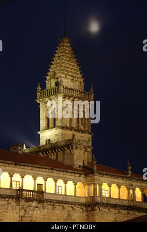 Santiago de Compostela, La Coruna provincia, Galizia, Spagna. Cattedrale. Al di fuori del chiostro, Vista notte. Foto Stock