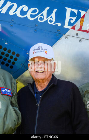 Clarence Emil Bud Anderson Seconda Guerra Mondiale United States Air Force pilota e una tripla asso della II Guerra Mondiale con P Mustang piano Foto Stock