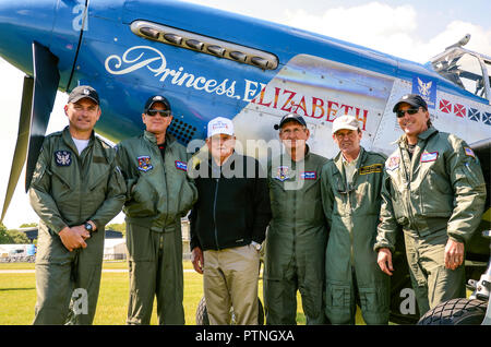 Clarence Emil Bud Anderson Seconda Guerra Mondiale United States Air Force pilota e una tripla asso della II Guerra Mondiale con P Mustang piano e piloti Foto Stock