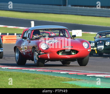 Sandy Watson, Andrew Kirkaldy, Jaguar E-Type, Jaguar Classic Challenge, pre-66 Jaguar Cars, Donington storica festa, 2018 motor racing, motore spo Foto Stock