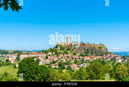 Vista di Polignac villaggio con la sua fortezza. Auvergne Francia Foto Stock