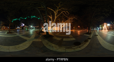 Visualizzazione panoramica a 360 gradi di Sokobanja, tarda notte a pochi giorni prima della Vigilia di Capodanno 2010