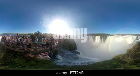 Visualizzazione panoramica a 360 gradi di Cascate Iguacu (2)