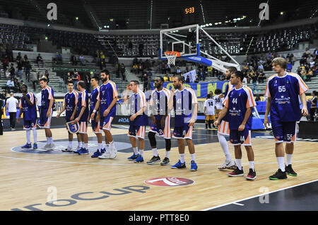 Torino, Italia. 10 ott 2018. Team Mornar Bar durante i 7 giorni EuroCup 2018/19 basket match tra FIAT AUXILIUM TORINO VS MORNAR BAR al PalaVela il 10 ottobre, 2018 a Torino, Italia. Credito: FABIO PETROSINO/Alamy Live News Foto Stock