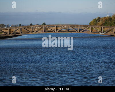 Sheerness, Kent, Regno Unito. Undicesimo oct, 2018. Regno Unito Meteo: una mattina di sole in Sheerness, Kent. Credito: James Bell/Alamy Live News Foto Stock