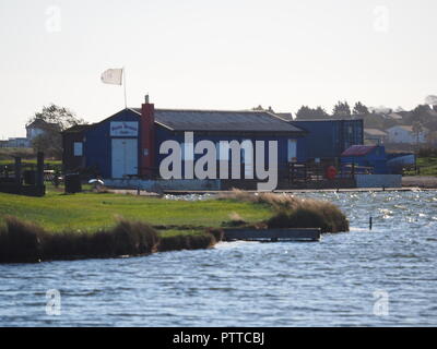 Sheerness, Kent, Regno Unito. Undicesimo oct, 2018. Regno Unito Meteo: una mattina di sole in Sheerness, Kent. Credito: James Bell/Alamy Live News Foto Stock