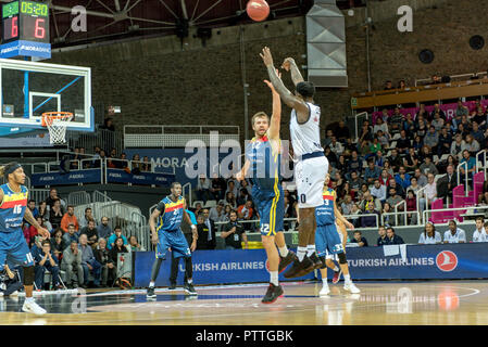 Andorra La Vella, Andorra. 10 ottobre, 2018. EURO CUP gioco tra Morabanc Andorra BC e BRECIA LEONNESA a Poliesportiu d' Andorra Stadium il 29 settembre 2018 a Andorra La Vella. Credito: Martin Silva Cosentino/Alamy Live News Foto Stock