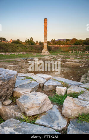 Tempio di Artemide rovine - una delle sette meraviglie del mondo antico - Selcuk, Turchia. Foto Stock