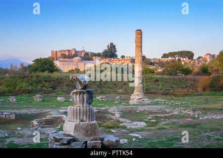 Tempio di Artemide rovine - una delle sette meraviglie del mondo antico - Selcuk, Turchia. Foto Stock