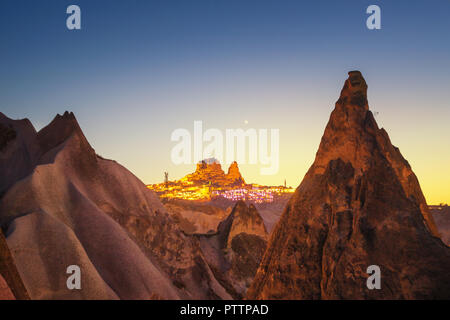 Il Castello di Uchisar in Cappadocia Turchia Foto Stock