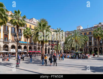 PlaÃ§a Reial, Barcellona. Caffetterie, bar e ristoranti sul PlaÃ§a Reial (Plaza Real), Barri Gotic, Barcellona, Catalunya, Spagna. Foto Stock