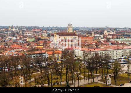 Vista del vecchio Vilnius da Gediminas Tower. La lituania Foto Stock