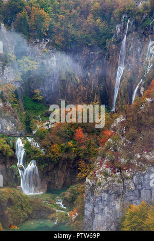 Autunno sul Parco Nazionale dei Laghi di Plitvice, Croazia Foto Stock