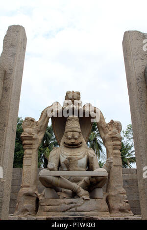 Il Lakshmi Narasimha e Badavilinga tempio, Hampi. Preso in India, Agosto 2018. Foto Stock