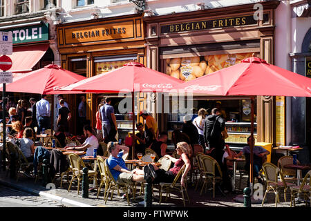 Street Cafe nel centro di Bruxelles, Belgio Foto Stock