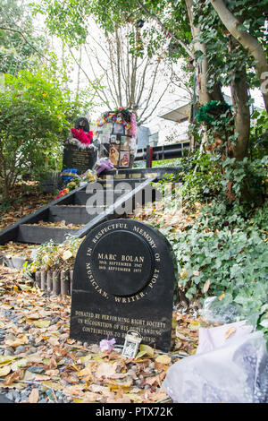 Strada memorial e santuario di Marc Bolan, Queen's Ride, Barnes Common, Londra, Regno Unito Foto Stock