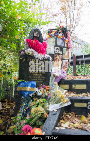 Strada memorial e santuario di Marc Bolan, Queen's Ride, Barnes Common, Londra, Regno Unito Foto Stock