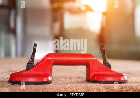 Produzione di finestre in PVC, ventose per vetro, workshop Foto stock -  Alamy