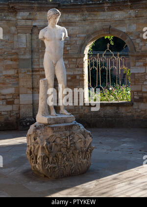 Il giardino italiano presso il castello di Hever, Kent Foto Stock