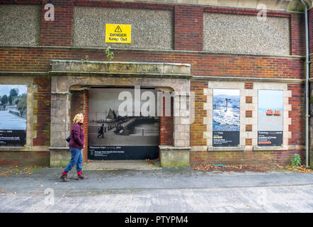 Decadimento rimane di Grange Lido a Grange-over-Sands, Cumbria. Foto Stock