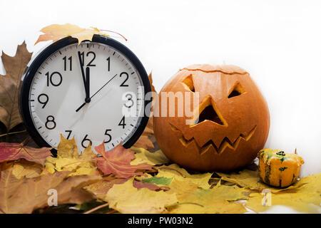Zucca di Halloween jack testa lanterna con scary male facce spooky holiday Foto Stock