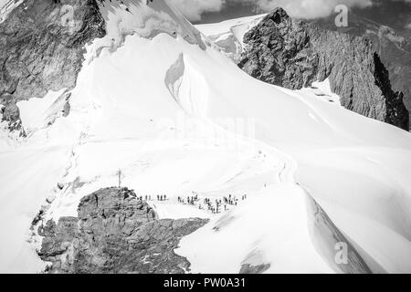 Passeggiate attraverso il "Jungfrau" regione nelle Alpi svizzere durante il mese di settembre 2018 Foto Stock