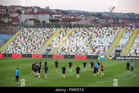 Croazia i giocatori durante la sessione di formazione alla Stadion HNK Rijeka. Foto Stock
