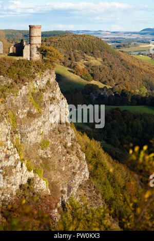 Kinnoull Hill e la torre vicino a Perth in Scozia. Foto Stock