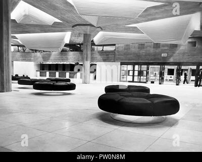 Foto deve essere accreditato ©Alpha premere 050000 (1967) Il Foyer del Southbank Centre di Londra. Foto Stock