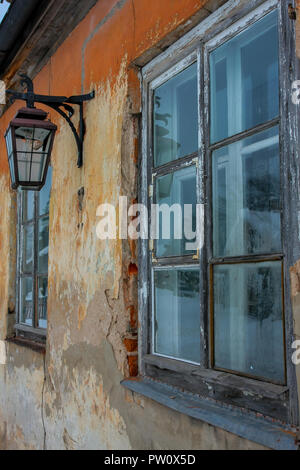 Il vecchio muro di casa. Cesis. La lettonia. Foto Stock