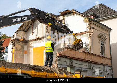 Demolizione di un vecchio edificio residenziale, nuovi appartamenti in affitto, Germania Foto Stock