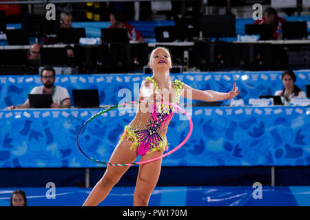 Buenos Aires, Buenos Aires, Argentina. 9 Ott, 2018. Kapitonova Elizabeth visto in azione durante il gioco in cui ha rifinito in tredicesima posizione nella ginnastica ritmica della concorrenza. Credito: Fernando Oduber SOPA/images/ZUMA filo/Alamy Live News Foto Stock