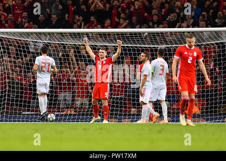 Cardiff, Galles, UK. 11 ottobre 2018 , Principato Stadium di Cardiff, Galles ; amichevole internazionale, Galles v Spagna ; Sam Vokes del Galles punteggio celebra il suo lato del primo obiettivo Credito: Craig Thomas/news immagini Foto Stock