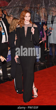 Londra, Regno Unito. 11 ott 2018. Eleanor Tomlinson della 62a BFI London Film Festival: Colette - Patroni gala - Cineworld a Leicester Square, London il giovedì 11 ottobre 2018 Foto di Keith Mayhew Credito: KEITH MAYHEW/Alamy Live News Foto Stock