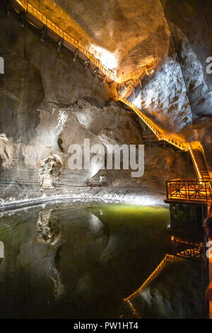 Sotto terra lago presso le miniere di sale di Wieliczka in Cracovia in Polonia Foto Stock