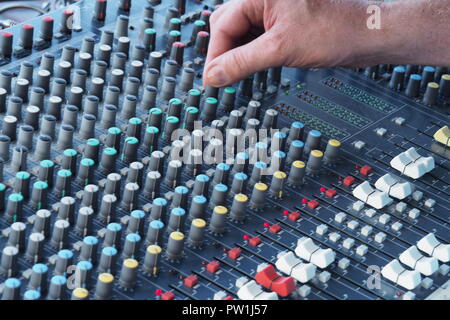 lavoro acustico alla console, console acustica Foto Stock