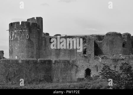 Medievale Castello Caephilly Foto Stock