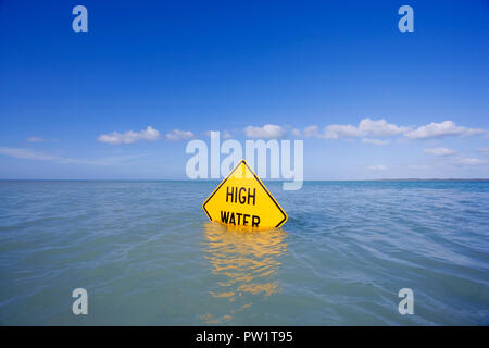 Alto segno di acqua durante le inondazioni Foto Stock