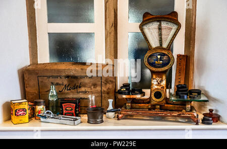 Memorabilia a Carnforth stazione ferroviaria nel nord del Lancashire che è stata utilizzata come set cinematografico per la 1940's film romantico un breve incontro Foto Stock