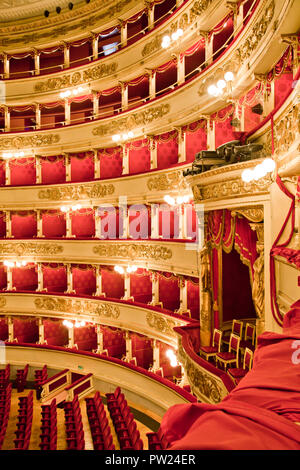 Interno del Teatro La Scala, Royal Box, Milano, Italia Foto Stock