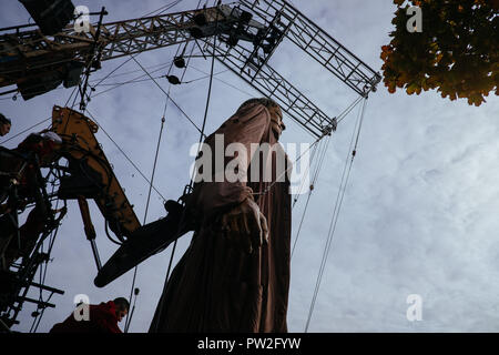 Ottobre, 2018. Liverpool, Regno Unito. Per l'ultima volta in tutto il mondo "giganti" prendere per le strade di Liverpool come parte del 'Liverpool il sogno". Foto Stock
