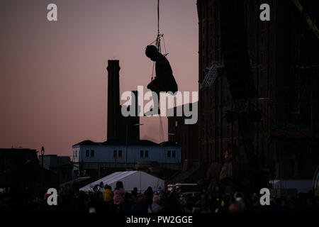 Ottobre, 2018. Liverpool, Regno Unito. Per l'ultima volta in tutto il mondo "giganti" prendere per le strade di Liverpool come parte del 'Liverpool il sogno". Foto Stock