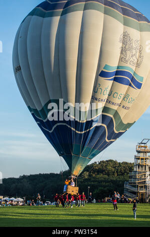 Chiang Rai, Tailandia - 30 Novembre 2017 : Farm Festival sulla collina 2017, l'evento nel Parco Singha Chiang Rai. Il palloncino mostra e la concorrenza. Foto Stock