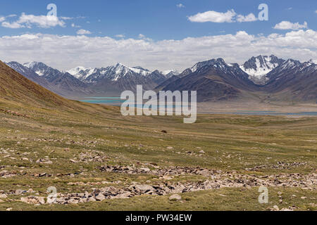 Concord Mountain e il grande afgana Pamir visto da sud gamma Alichur, Pamir Mountains, Gorno-Badakhshan, Tagikistan. Foto Stock