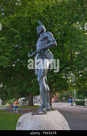 Statua di nativi americani Massasoit, SACHEM *** del Wampanoag (dallo scultore Cyrus Edwin Dallin), Plymouth Plymouth County, Massachusetts, STATI UNITI D'AMERICA Foto Stock