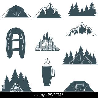 Summer Camp con elementi di design. Campeggio e outdoor adventure emblemi. Tenda da campeggio, foresta silhouette. Vettore Illustrazione Vettoriale