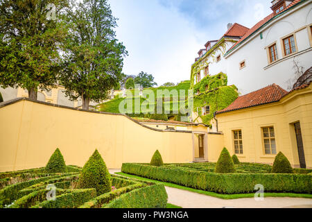 Vrtba garden o Vrtbovska zahrada nella città vecchia di Praga nella Repubblica Ceca Foto Stock